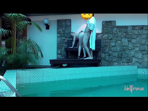 ❤️ Boss uzaicina kalponi uz baseinu, bet nevarēja pretoties karstu ❤️❌ Kaltais porno pie porno lv.hentaisea-com.ru ❌️